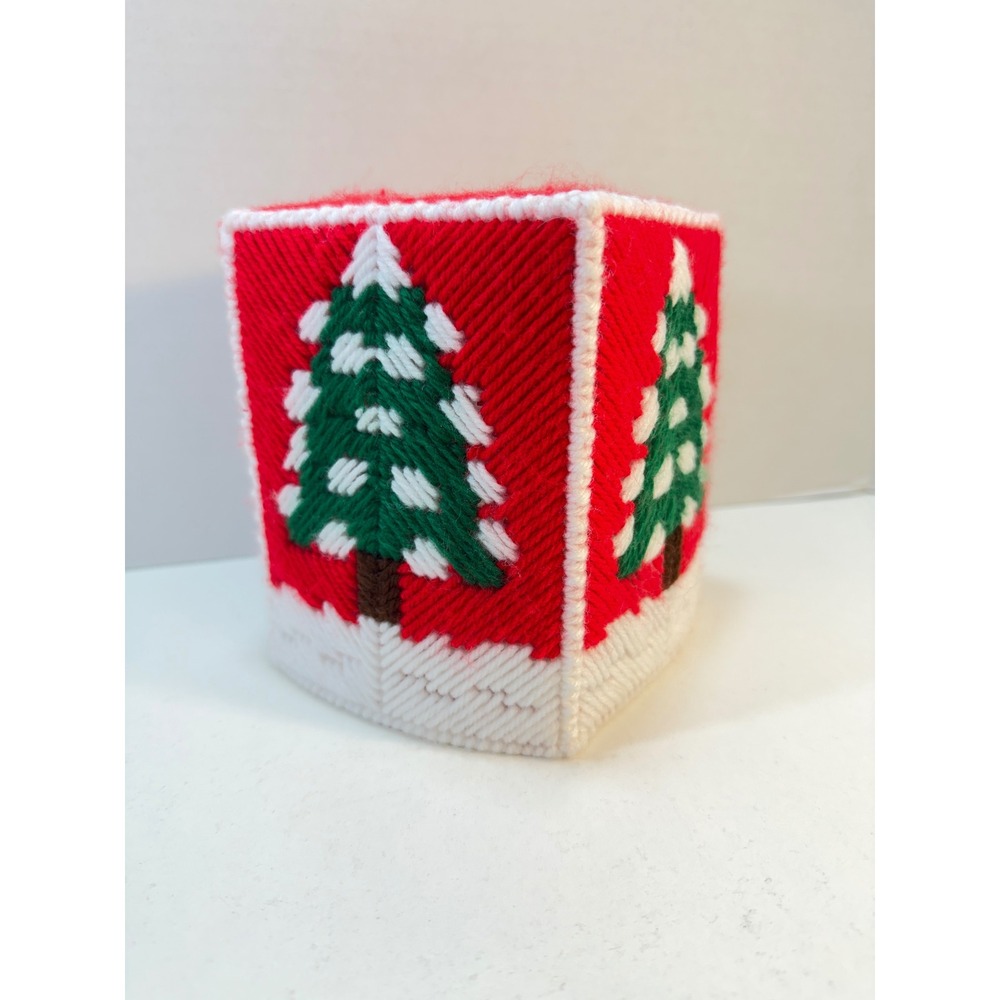 Tissue Box Cover Christmas Tree Plastic Canvas Needlepoint Red Green Vintage